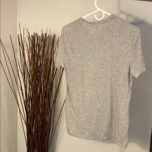 J. Crew Men’s Gray Speckled Tee - Picture 4 of 4